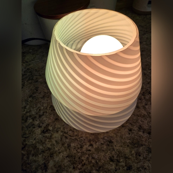 Color changing light - Picture 4 of 11